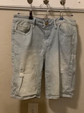 Seven7 women’s weekend Bermuda shorts size 6